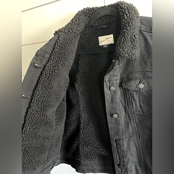 NWOT Black Sherpa lined Jean jacket - Picture 4 of 5